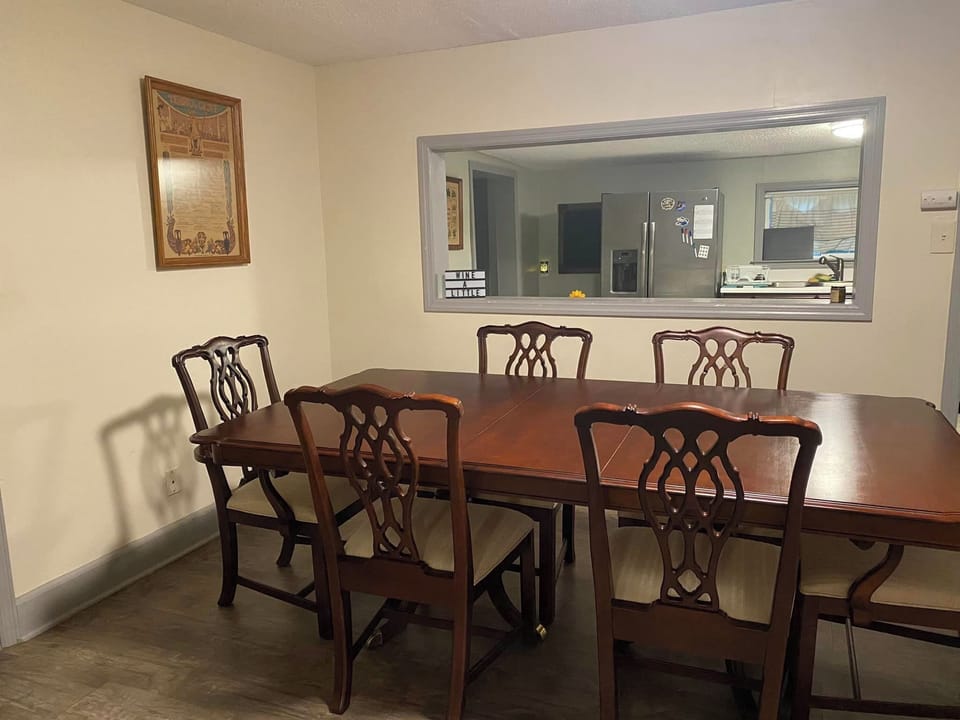 Dining room with seating for up to eight