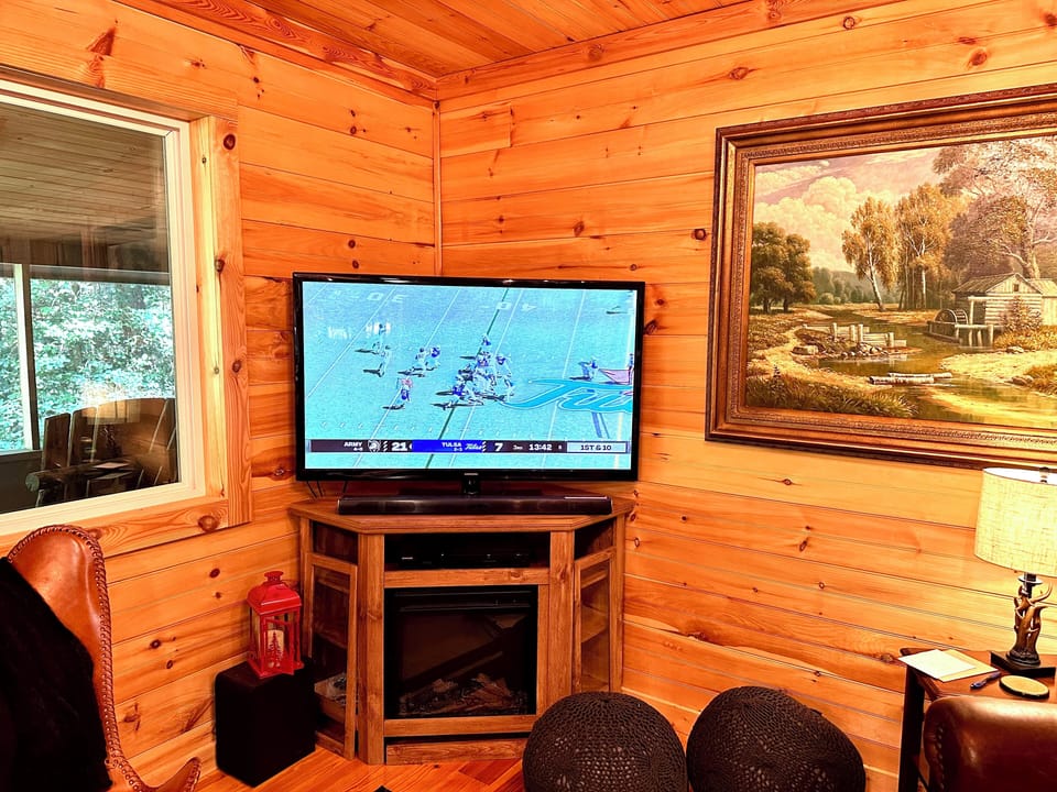 Living room tv and fast fiber optic for streaming