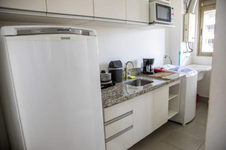 Deluxe Studio, Balcony | Private kitchen