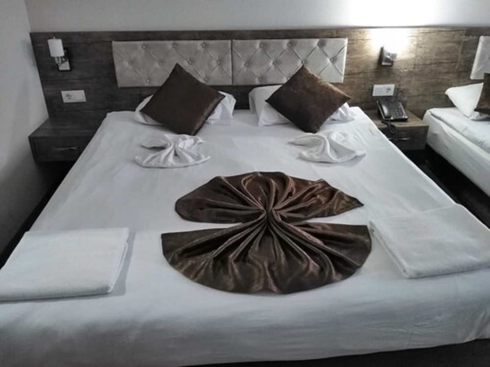 Standard Room, 1 Bedroom, Balcony | Premium bedding, free minibar items, in-room safe, soundproofing
