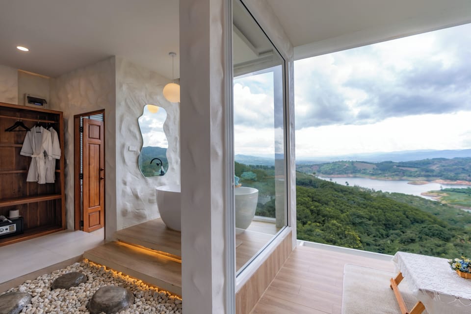 Panoramic House, 1 King Bed, Lake View, Mountainside | 1 bedroom, in-room safe, blackout drapes, soundproofing