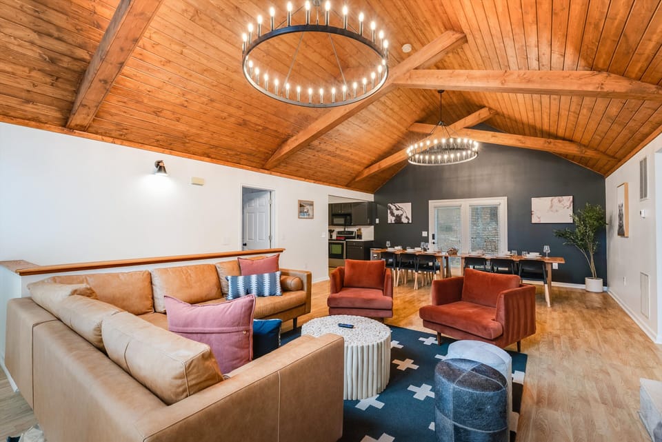 Step into this inviting home, where comfort and style meet. The gas fireplace creates a warm and cozy ambiance, perfect for relaxing after a day of adventures. The stylish furnishings throughout the home provide both elegance and comfort, while the open floor plan allows for easy flow between the living, dining, and kitchen areas—ideal for gatherings and entertaining