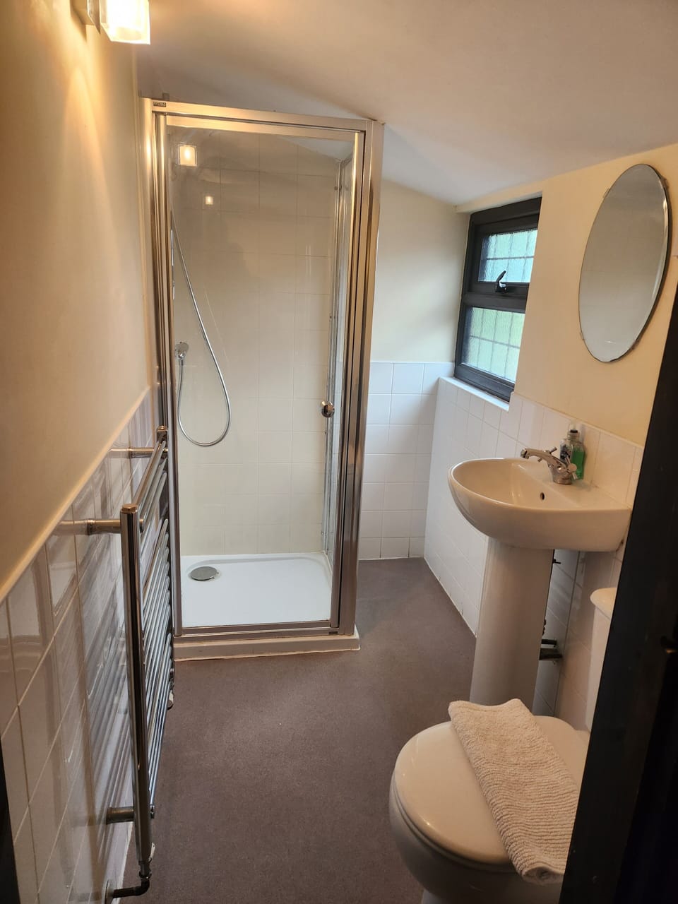 Comfort Double Room | Bathroom | Shower, towels, soap, shampoo
