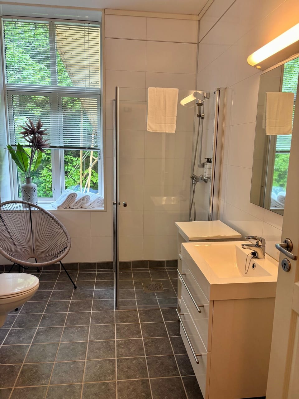 Superior Condo, Bay View | Bathroom | Hair dryer, towels, soap, shampoo