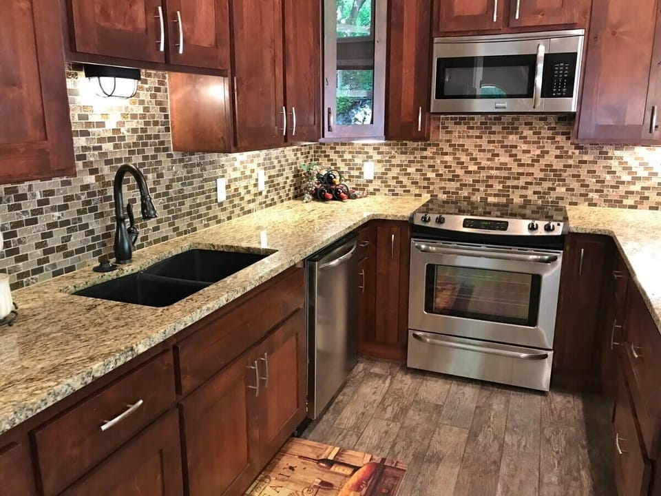 Amazing detail, Glass Tile Back-splash