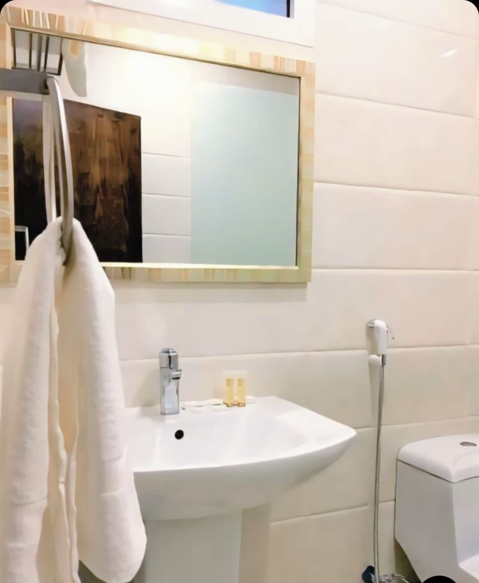 Deluxe Studio | Bathroom | Slippers