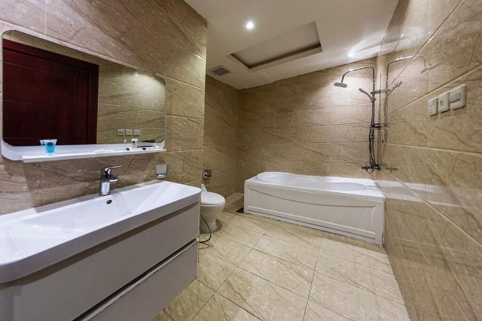Apartment | In-room safe, soundproofing, iron/ironing board, free WiFi