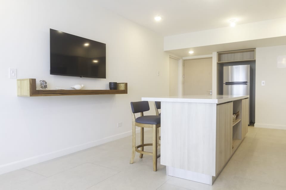 Condo, 3 Bedrooms | Interior
