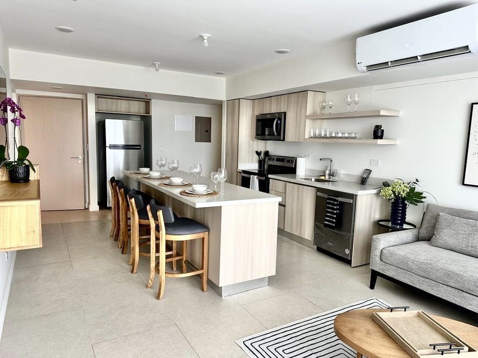 Condo, 3 Bedrooms | Private kitchen | Fridge, oven, coffee/tea maker, toaster