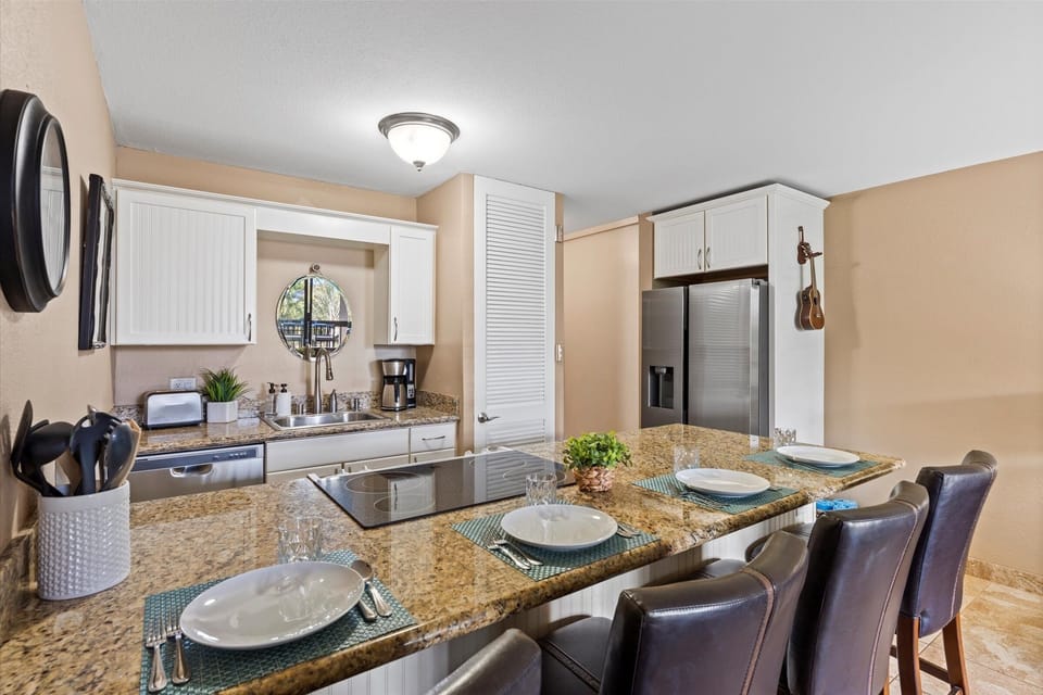 Condo, 1 Bedroom | Private kitchen | Fridge, oven, stovetop, dishwasher