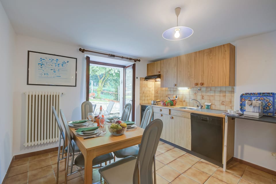 Family Apartment, 1 Bedroom (Ca Cornocc) | Private kitchen