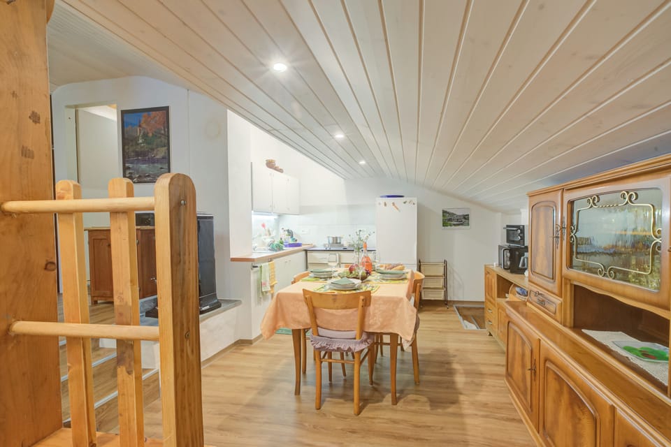 Standard Chalet, 1 Bedroom, Balcony, Mountainside (Ca Contina) | Dining