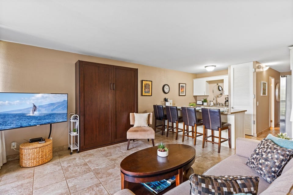 Open Living Space With Plenty of Seating
