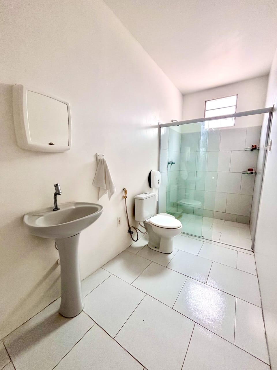 Grand Room, 1 Bedroom | Bathroom | Shower, rainfall showerhead, hair dryer, bidet