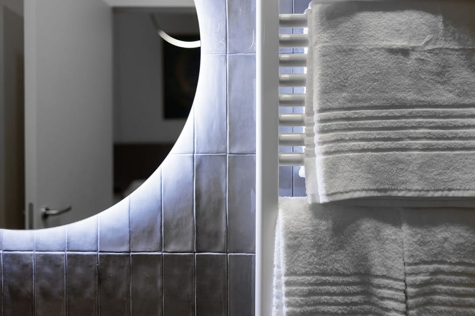 Comfort Double or Twin Room, Balcony, City View | Bathroom | Shower, hair dryer, slippers, towels
