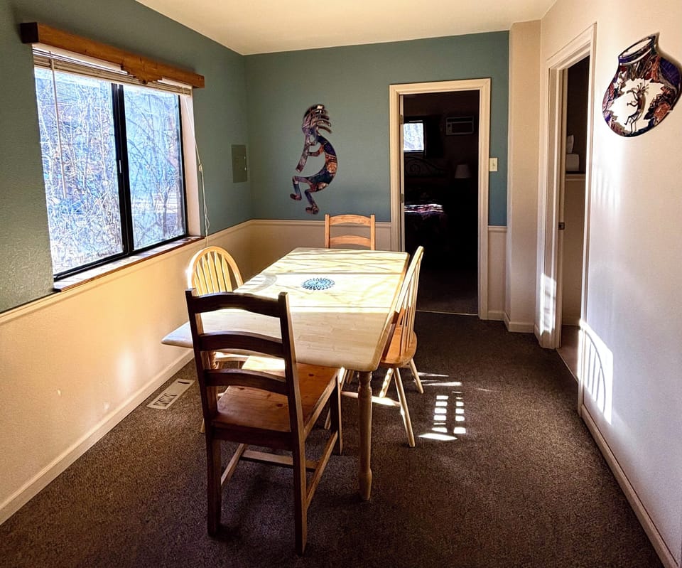Cottage, 2 Bedrooms, Kitchen | In-room dining