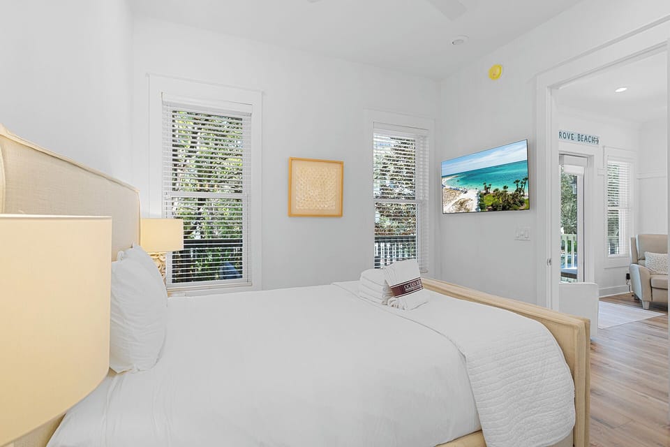 Sea La Vie Guest Bedroom 3