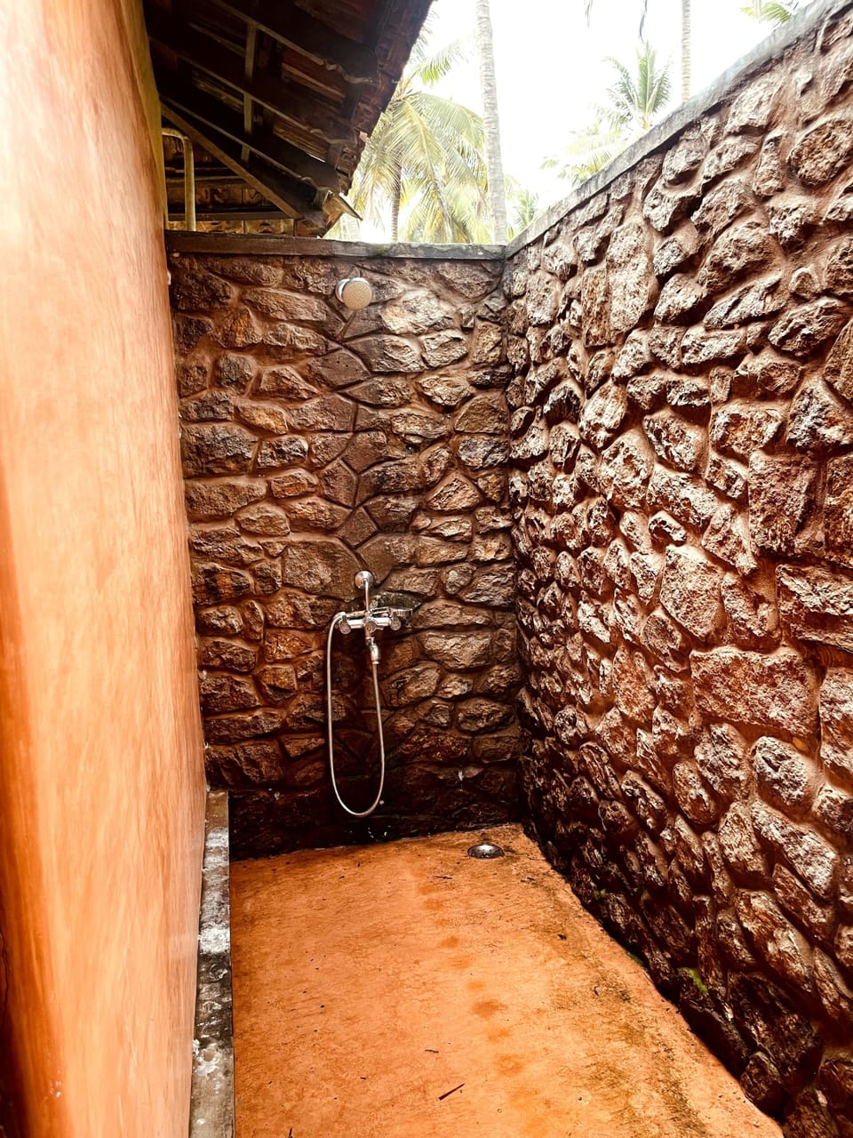 Deluxe Cottage, Patio | Bathroom | Shower, bidet, soap, toilet paper