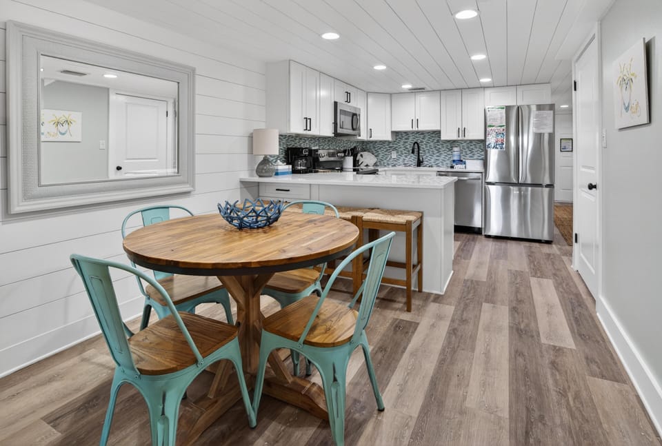 Condo, Multiple Beds (Sugar Beach Condo B-14) | Private kitchen | Oven, toaster