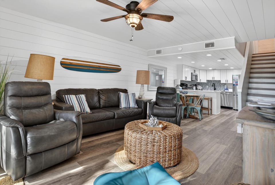Condo, Multiple Beds (Sugar Beach Condo B-14) | Living area