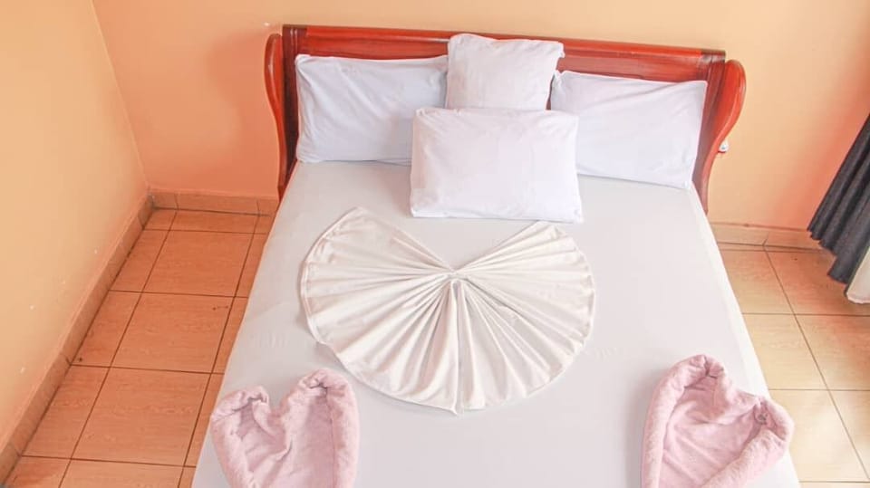 Comfort Double Room, Patio, City View | WiFi (free)
