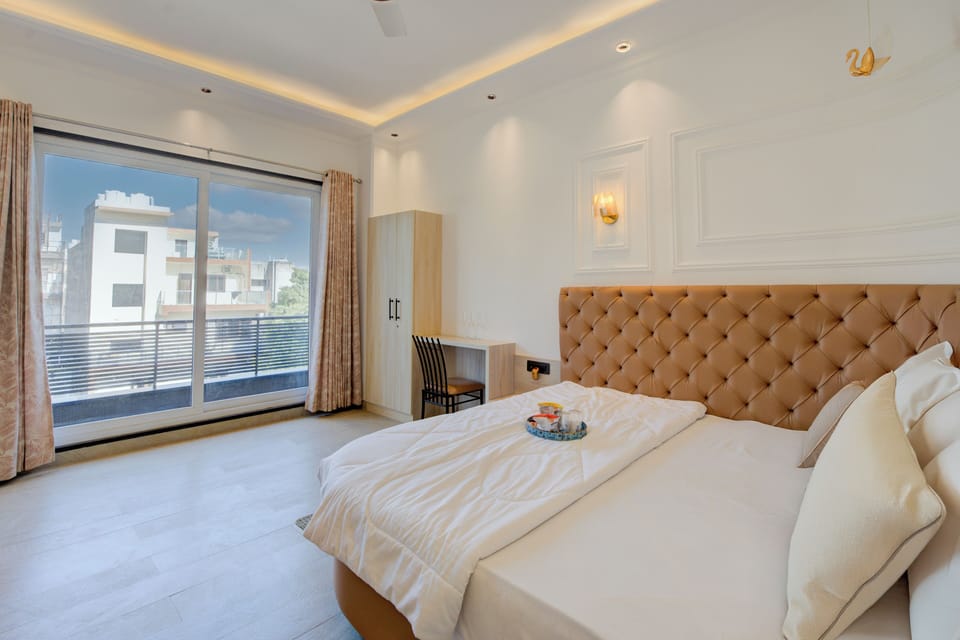 Exclusive Room | Laptop workspace, soundproofing, rollaway beds, free WiFi