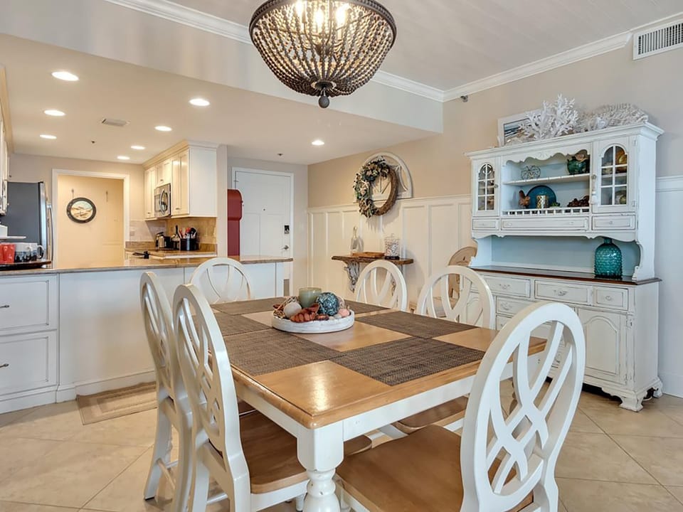 Condo, Multiple Beds (Navarre Towers 504) | Dining