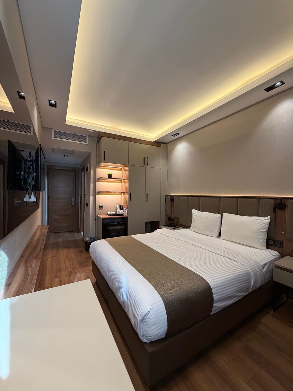 Comfort Double Room Single Use, City View | Egyptian cotton sheets, premium bedding, Tempur-Pedic beds, minibar