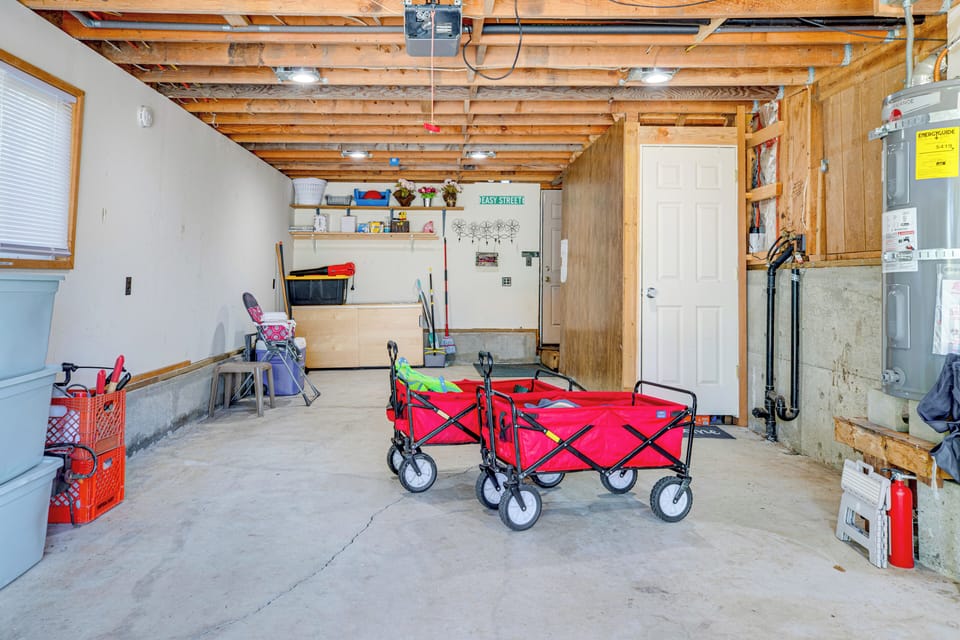 Garage (1 Vehicle) | Beach Wagon & Gear