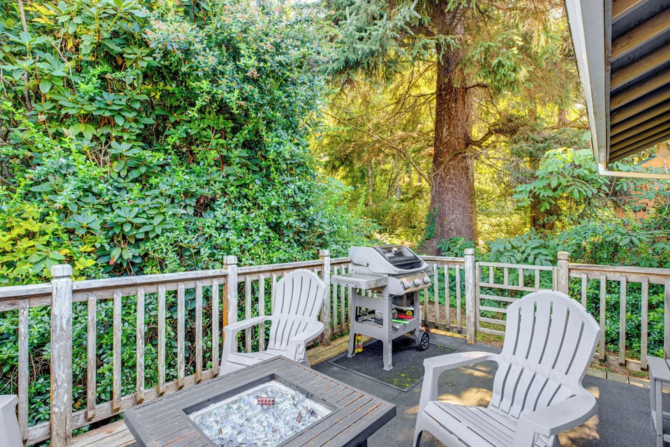 Private Deck | Gas Grill