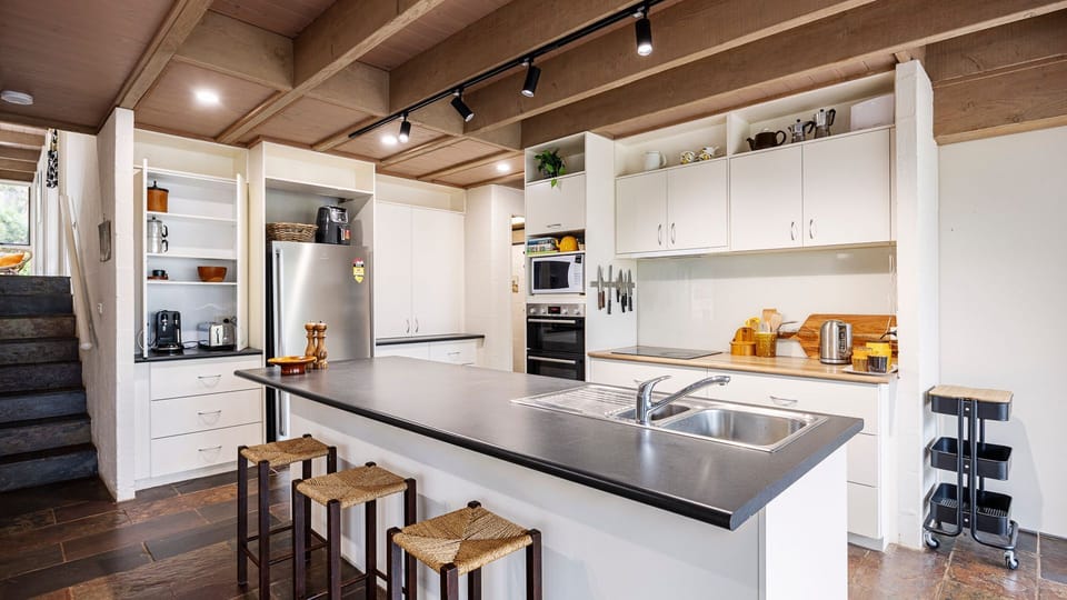 Full kitchen 
