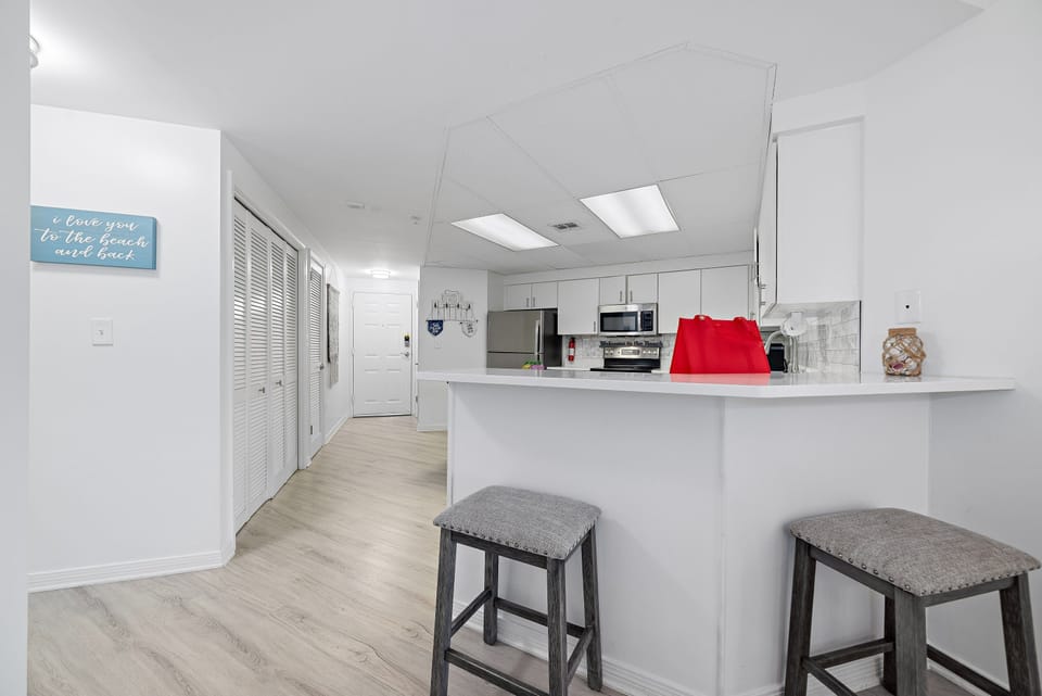 Breakfast bar and kitchen