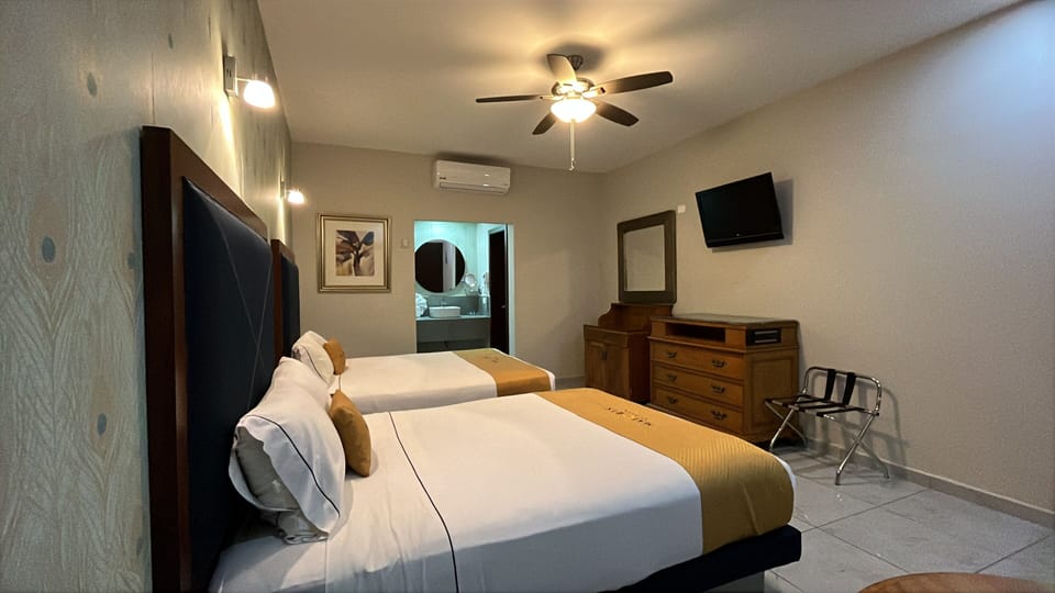 Deluxe Double Room | Iron/ironing board, free WiFi, bed sheets