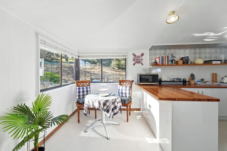 Comfort House, Bay View | In-room dining