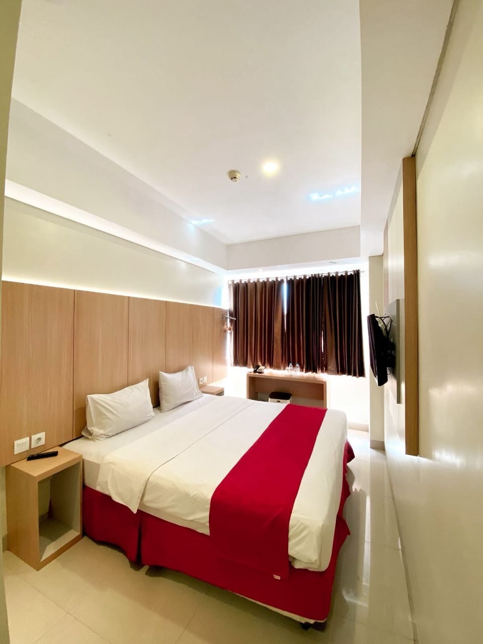 Superior Room, City View | In-room safe, desk, iron/ironing board, free WiFi