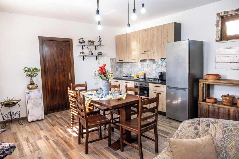 Apartment, 2 Bedrooms, Terrace | Private kitchen | Fridge, oven, stovetop, cookware/dishes/utensils