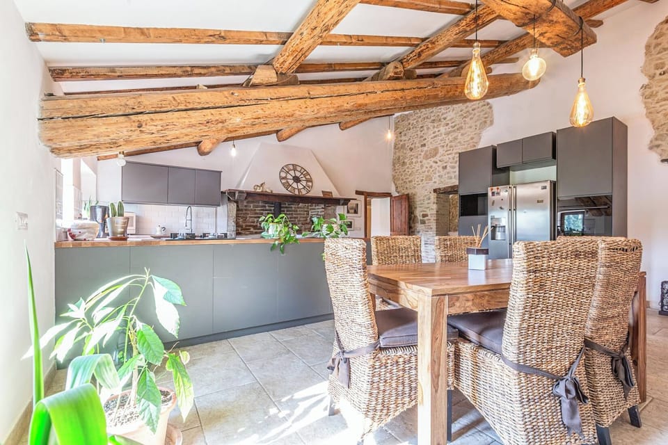 Apartment, 5 Bedrooms, Terrace, Mountain View | Dining room