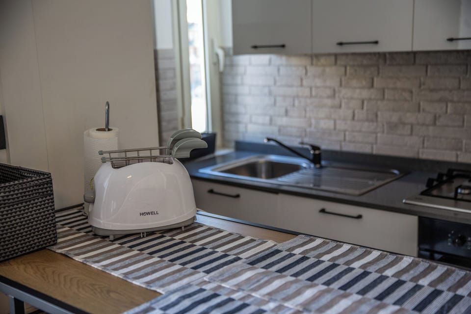 Apartment, 2 Bedrooms, Balcony | Private kitchen | Fridge, microwave, oven, stovetop