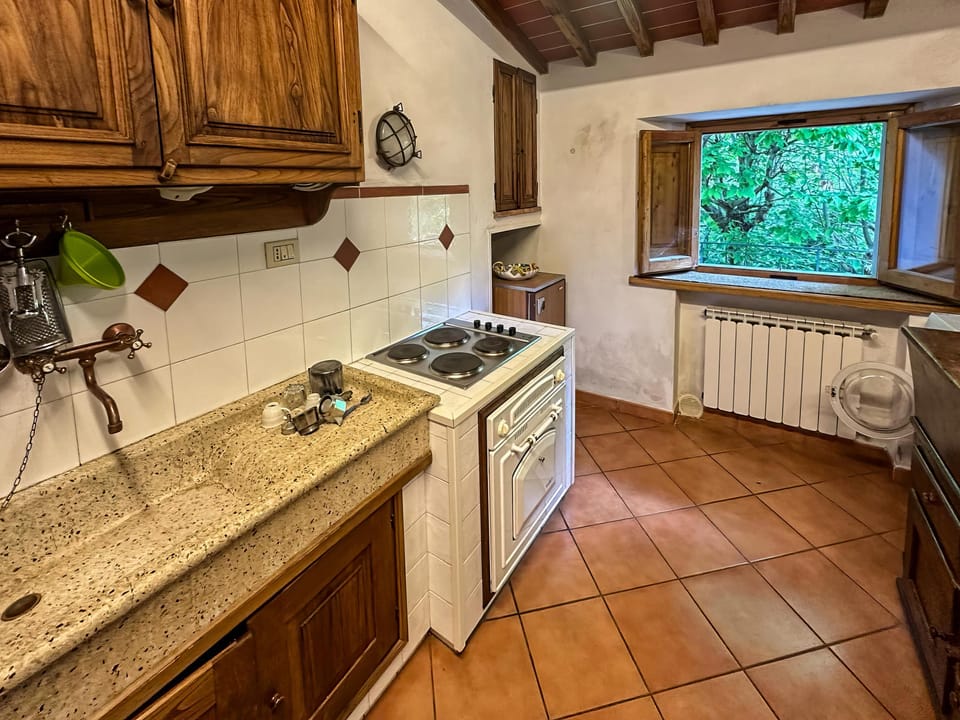 House, 2 Bedrooms, Balcony | Private kitchen | Fridge, oven, stovetop, electric kettle