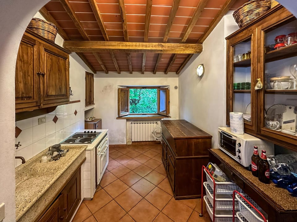 House, 2 Bedrooms, Balcony | Private kitchen | Fridge, oven, stovetop, electric kettle