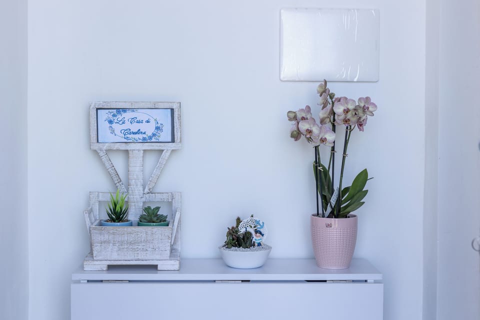 Room, 1 Queen Bed, Balcony, Sea View | Desk, iron/ironing board, free WiFi