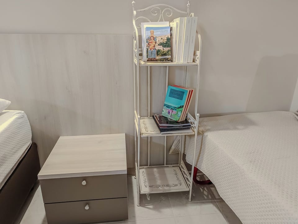 1 bedroom, iron/ironing board, WiFi (free)