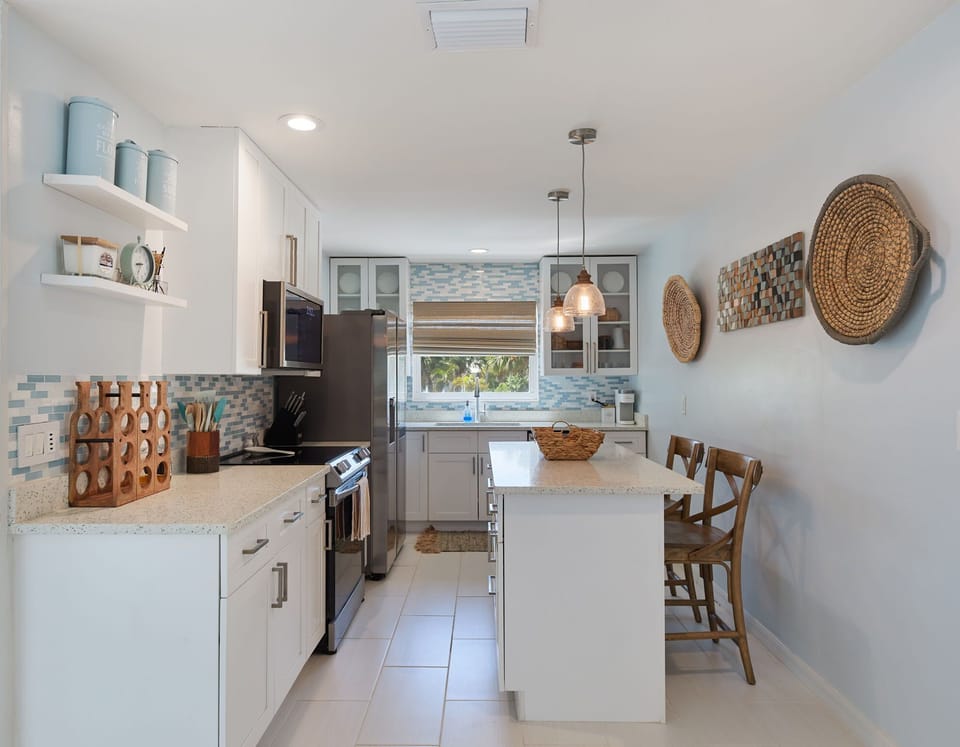 Gorgeous newly renovated two bedroom home near beaches, shopping, and more!