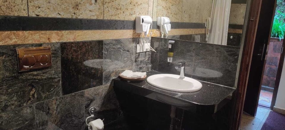 Luxury Double Room | Bathroom
