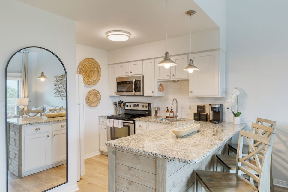 Fully equipped kitchen.