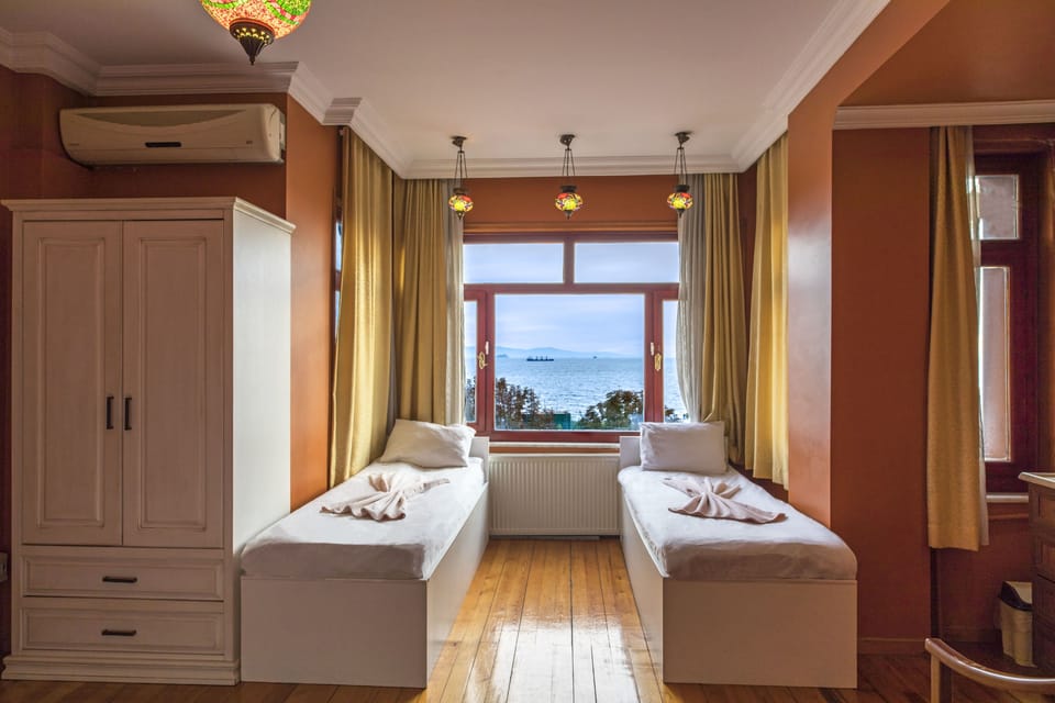 Premium bedding, free WiFi