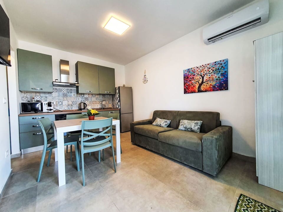 Picture Frame, Furniture, Property, Couch, Building, Comfort, Interior Design, Floor, Table, Flooring
