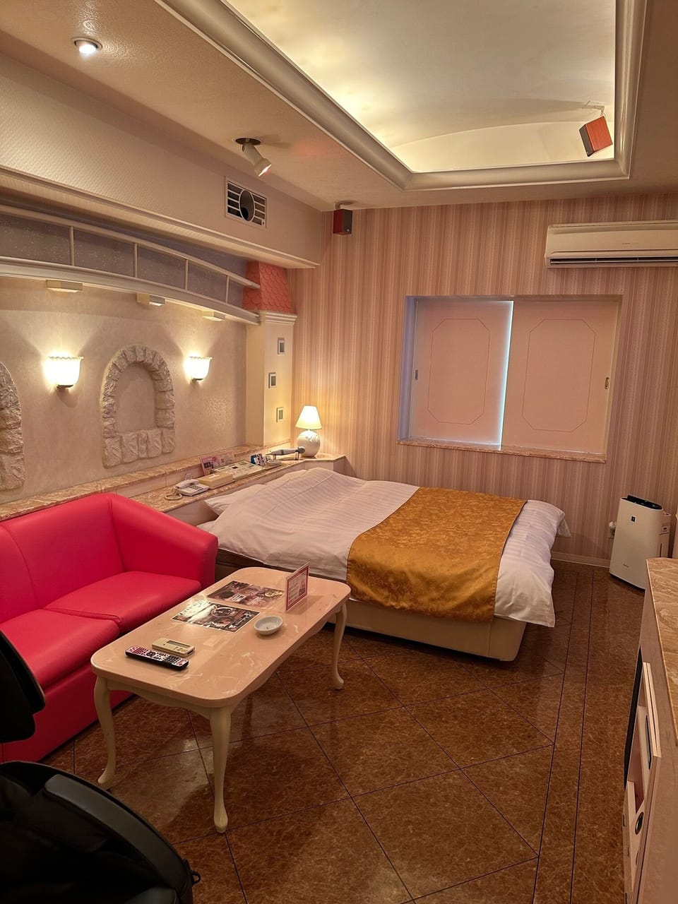 Basic Double Room, Non Smoking | Living area