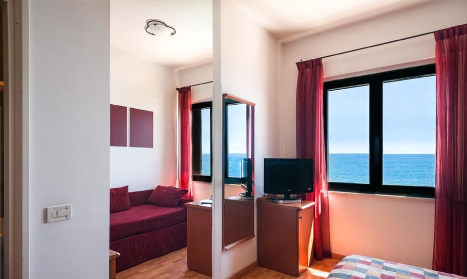 Minibar, in-room safe, desk, soundproofing