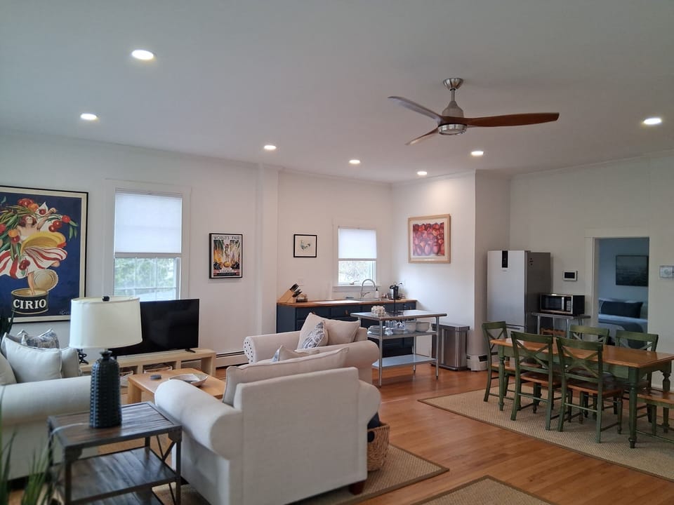 Luxury Apartment, 2 Bedrooms, Refrigerator & Microwave, Partial Ocean View | Private kitchenette | Espresso maker, coffee/tea maker